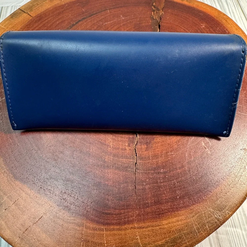 Draper James Navy Blue Magnetic Eyewear Sunglasses Case Faux Leather Soft Lining
